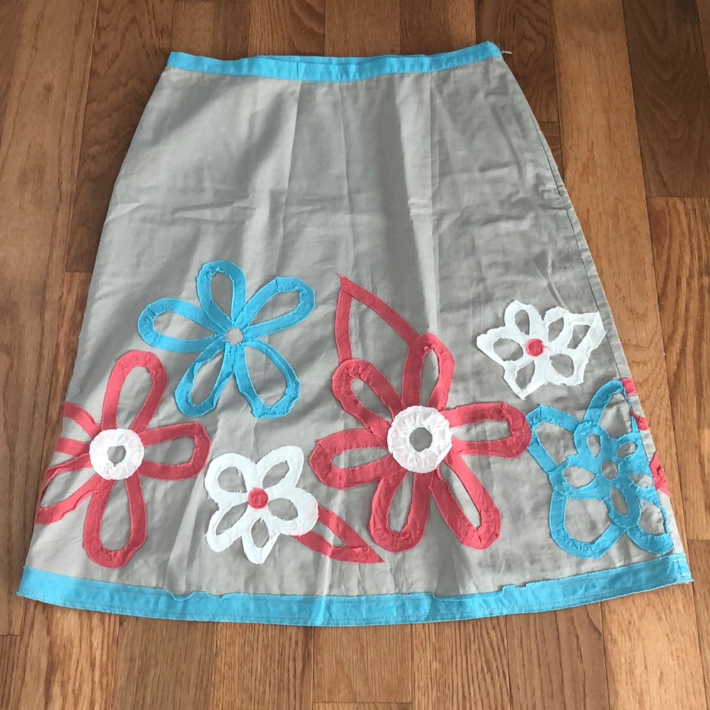 Boden Flower A-line knee length appliqué skirt